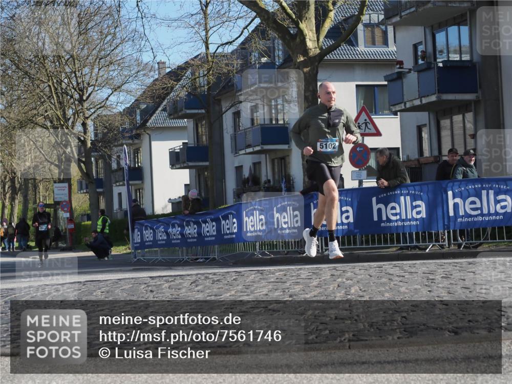 06.04.2025 - 44. Internationalen Wilhelmsburger Insellauf Luisa Fischer http://msf.ph/oto/7561746 06.04.2025 10:30:11 Ziel 5102 meine-sportfotos.de
