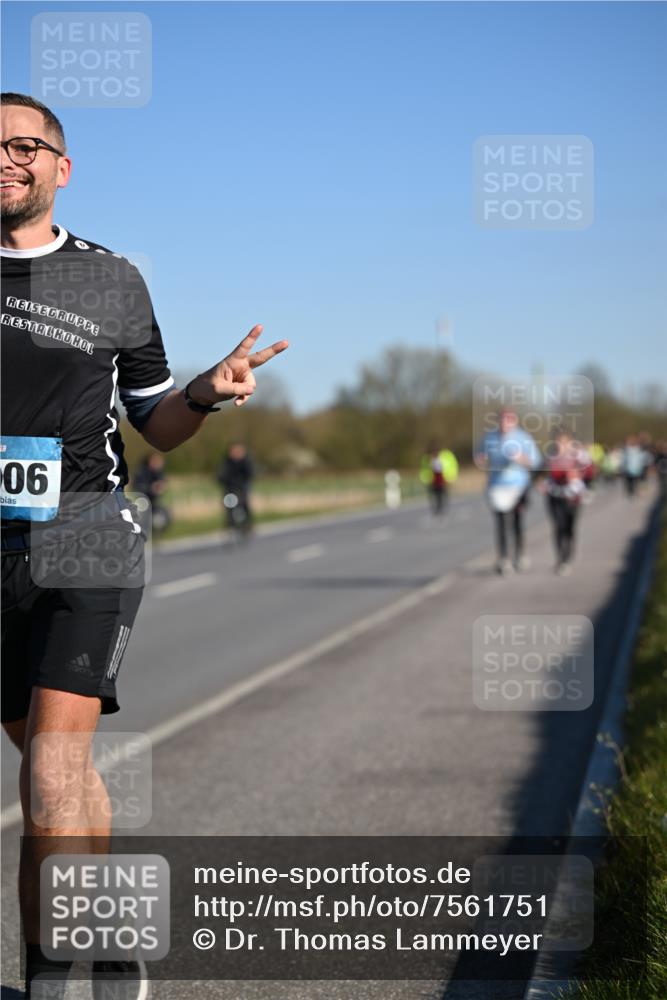 06.04.2025 - 44. Internationalen Wilhelmsburger Insellauf Dr. Thomas Lammeyer http://msf.ph/oto/7561751 06.04.2025 09:36:39 Laufen 06 meine-sportfotos.de
