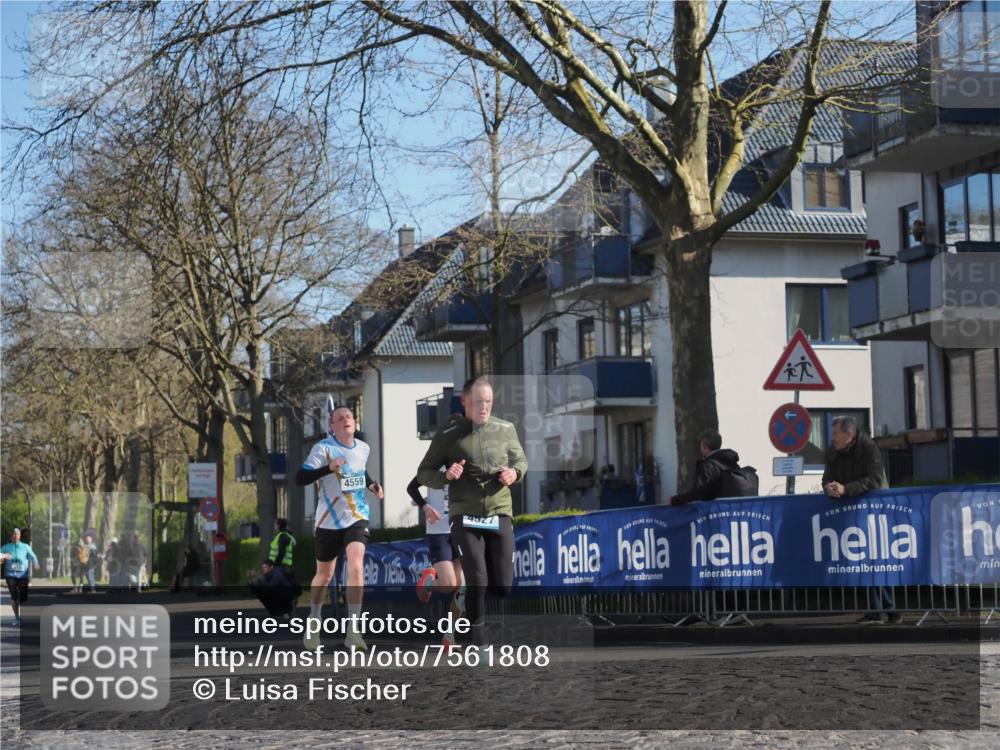 06.04.2025 - 44. Internationalen Wilhelmsburger Insellauf Luisa Fischer http://msf.ph/oto/7561808 06.04.2025 10:30:18 Ziel 4559, 4827 meine-sportfotos.de