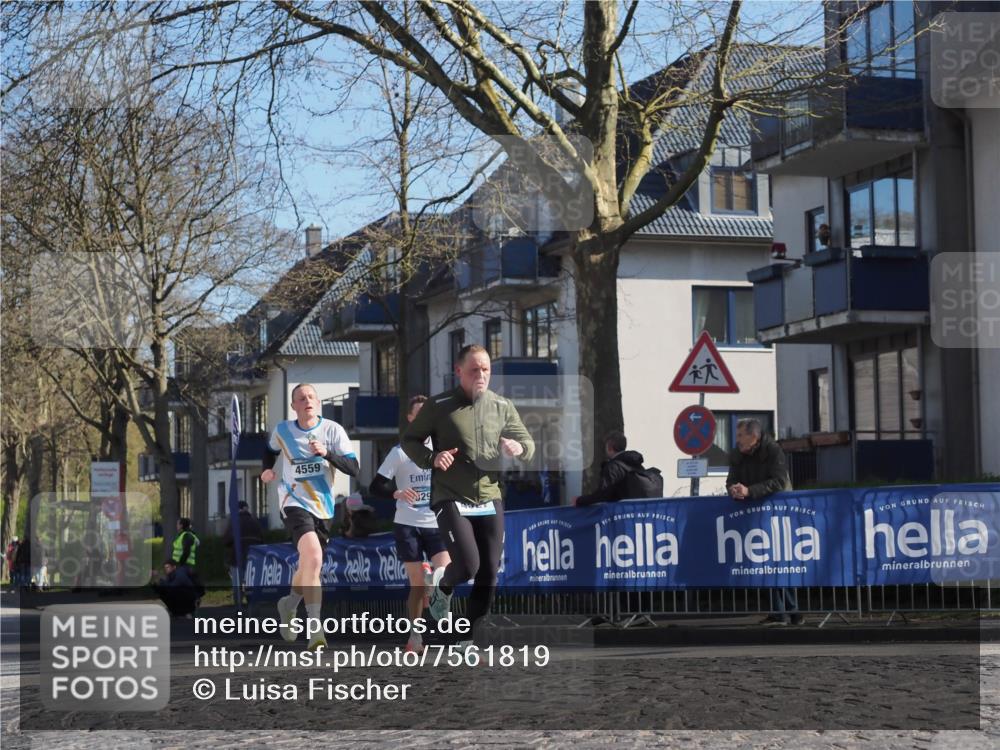 06.04.2025 - 44. Internationalen Wilhelmsburger Insellauf Luisa Fischer http://msf.ph/oto/7561819 06.04.2025 10:30:19 Ziel 4559, 29 meine-sportfotos.de