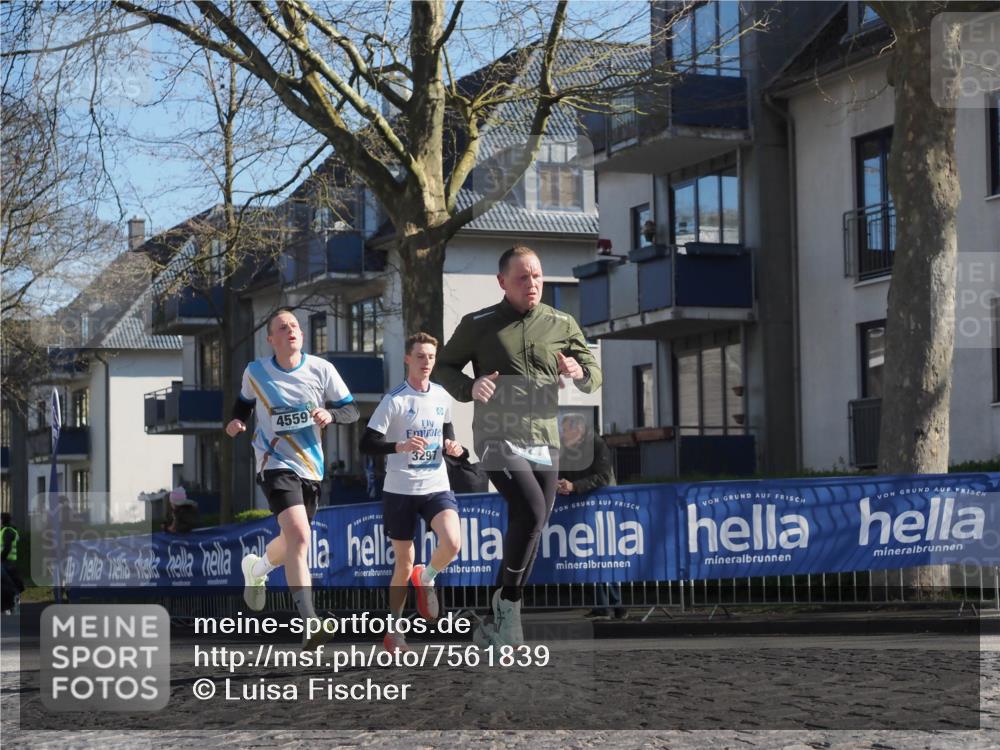 06.04.2025 - 44. Internationalen Wilhelmsburger Insellauf Luisa Fischer http://msf.ph/oto/7561839 06.04.2025 10:30:19 Ziel 4559, 3297 meine-sportfotos.de