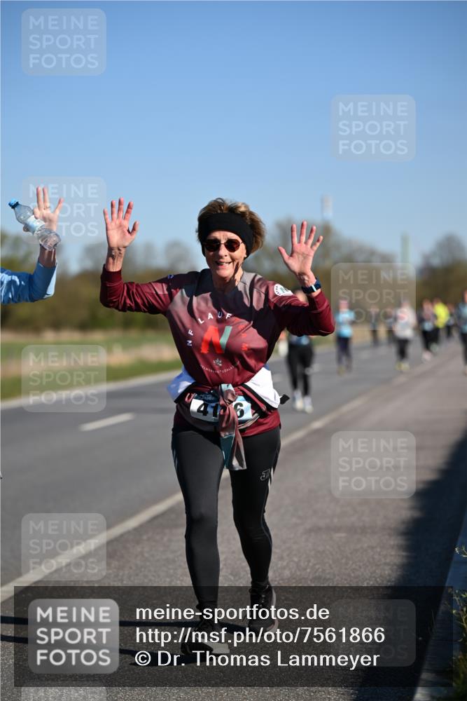 06.04.2025 - 44. Internationalen Wilhelmsburger Insellauf Dr. Thomas Lammeyer http://msf.ph/oto/7561866 06.04.2025 09:36:45 Laufen 6 meine-sportfotos.de