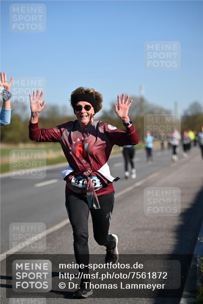 06.04.2025 - 44. Internationalen Wilhelmsburger Insellauf Dr. Thomas Lammeyer http://msf.ph/oto/7561872 06.04.2025 09:36:45 Laufen 57 meine-sportfotos.de