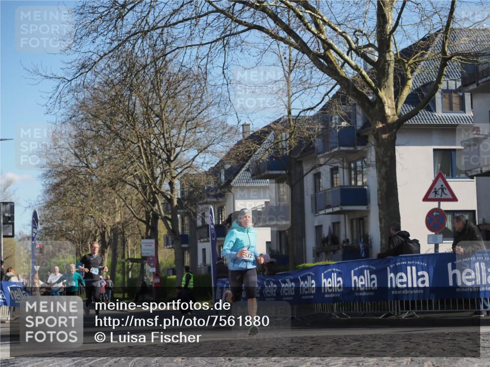 06.04.2025 - 44. Internationalen Wilhelmsburger Insellauf Luisa Fischer http://msf.ph/oto/7561880 06.04.2025 10:30:24 Ziel 3742, 4189, 721 meine-sportfotos.de
