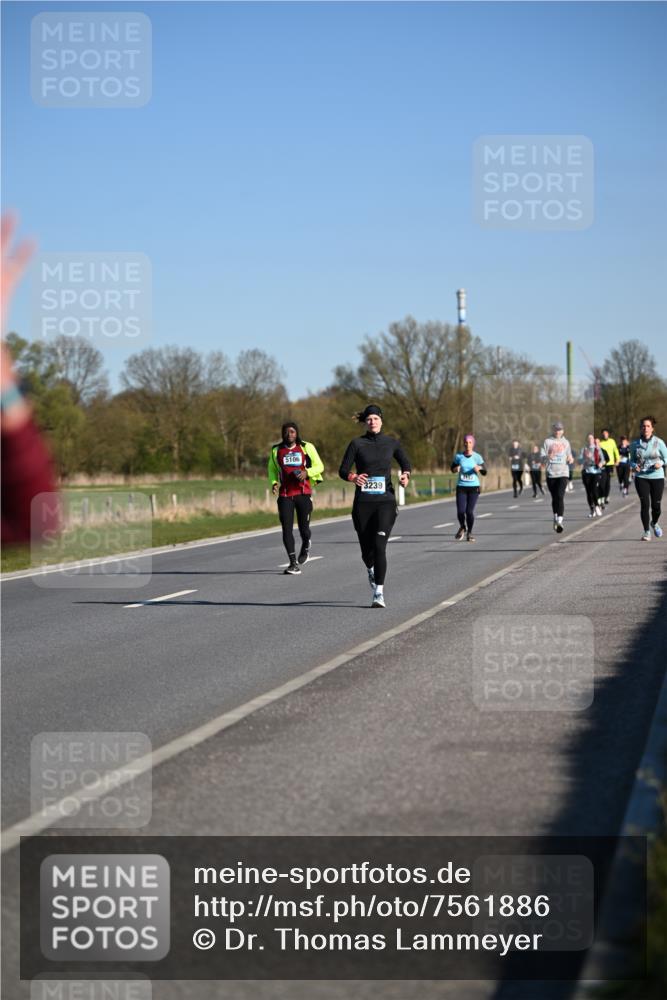 06.04.2025 - 44. Internationalen Wilhelmsburger Insellauf Dr. Thomas Lammeyer http://msf.ph/oto/7561886 06.04.2025 09:36:47 Laufen 5106, 3239, 3157 meine-sportfotos.de
