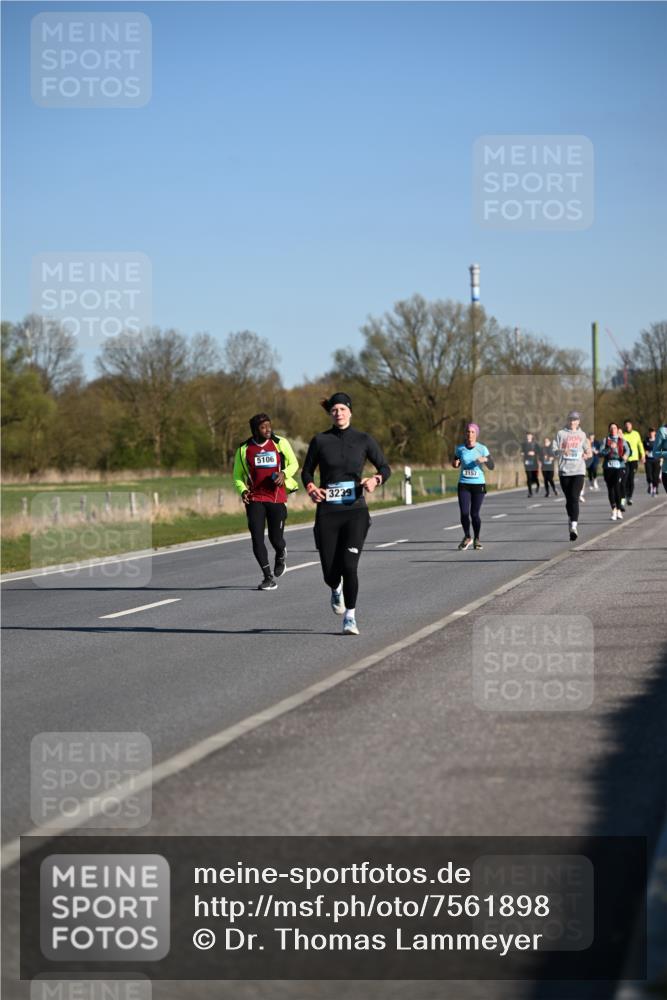 06.04.2025 - 44. Internationalen Wilhelmsburger Insellauf Dr. Thomas Lammeyer http://msf.ph/oto/7561898 06.04.2025 09:36:47 Laufen 5106, 3239, 3157 meine-sportfotos.de