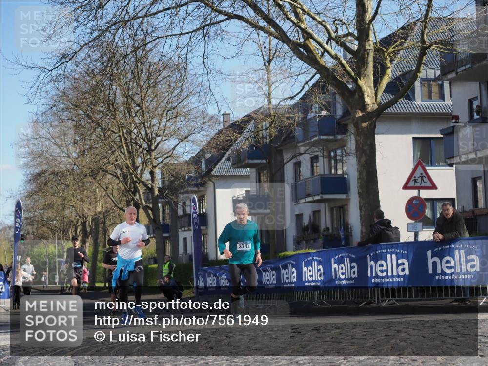 06.04.2025 - 44. Internationalen Wilhelmsburger Insellauf Luisa Fischer http://msf.ph/oto/7561949 06.04.2025 10:30:28 Ziel 3400, 3742 meine-sportfotos.de
