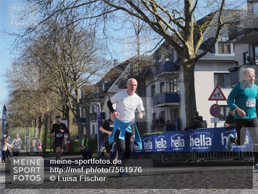 06.04.2025 - 44. Internationalen Wilhelmsburger Insellauf Luisa Fischer http://msf.ph/oto/7561976 06.04.2025 10:30:30 Ziel 3400, 3742 meine-sportfotos.de