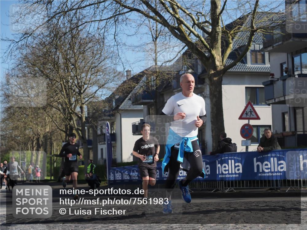 06.04.2025 - 44. Internationalen Wilhelmsburger Insellauf Luisa Fischer http://msf.ph/oto/7561983 06.04.2025 10:30:30 Ziel 3400, 459 meine-sportfotos.de
