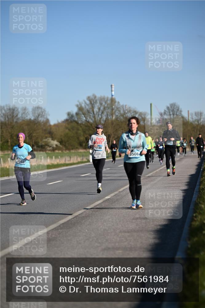 06.04.2025 - 44. Internationalen Wilhelmsburger Insellauf Dr. Thomas Lammeyer http://msf.ph/oto/7561984 06.04.2025 09:36:53 Laufen 3157, 5189, 3508, 3766 meine-sportfotos.de