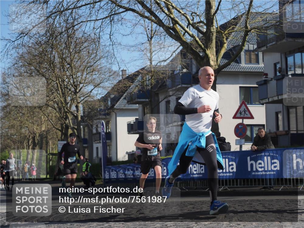 06.04.2025 - 44. Internationalen Wilhelmsburger Insellauf Luisa Fischer http://msf.ph/oto/7561987 06.04.2025 10:30:30 Ziel 3400, 4459 meine-sportfotos.de