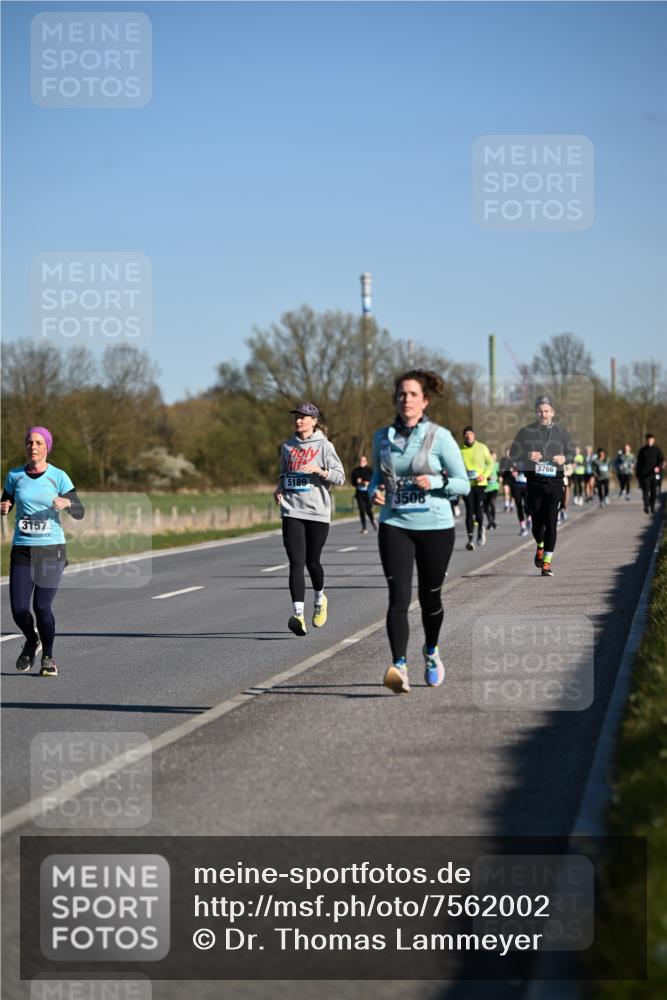 06.04.2025 - 44. Internationalen Wilhelmsburger Insellauf Dr. Thomas Lammeyer http://msf.ph/oto/7562002 06.04.2025 09:36:54 Laufen 3157, 5189, 3508, 3766 meine-sportfotos.de
