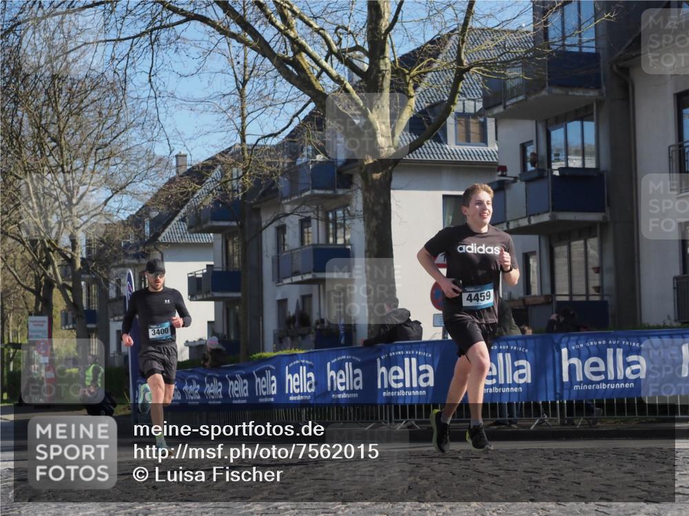 06.04.2025 - 44. Internationalen Wilhelmsburger Insellauf Luisa Fischer http://msf.ph/oto/7562015 06.04.2025 10:30:31 Ziel 3400, 4459 meine-sportfotos.de