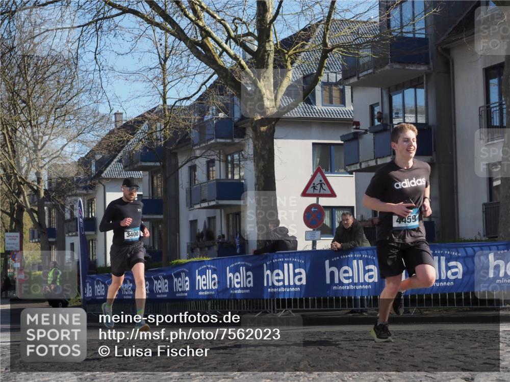 06.04.2025 - 44. Internationalen Wilhelmsburger Insellauf Luisa Fischer http://msf.ph/oto/7562023 06.04.2025 10:30:32 Ziel 3400, 4459 meine-sportfotos.de