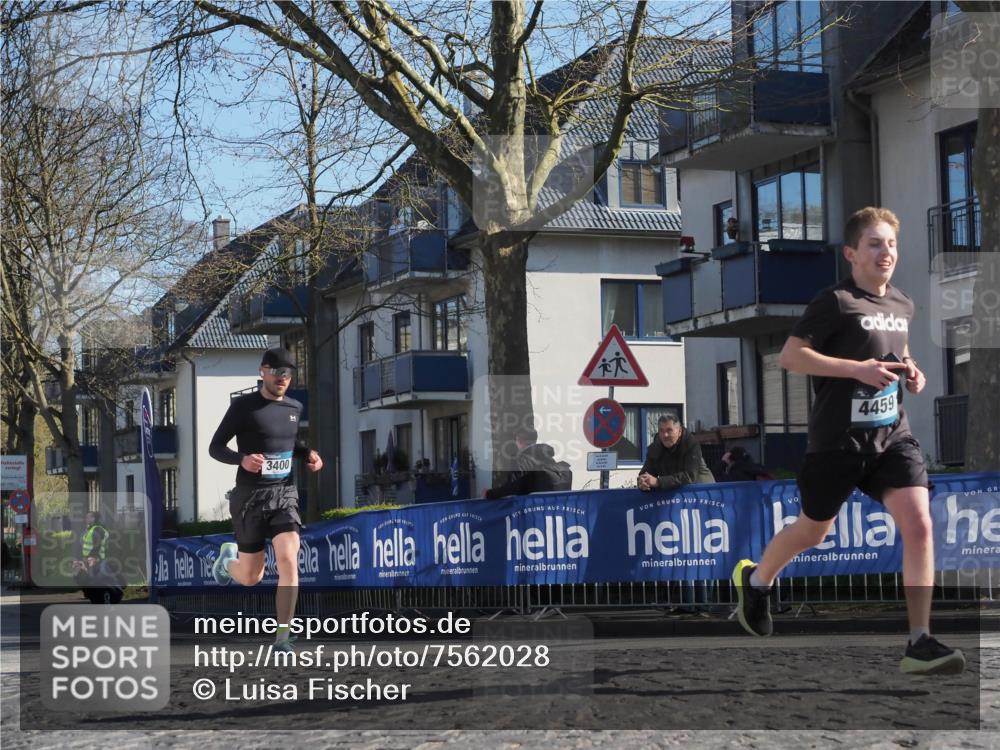 06.04.2025 - 44. Internationalen Wilhelmsburger Insellauf Luisa Fischer http://msf.ph/oto/7562028 06.04.2025 10:30:32 Ziel 3400, 4459 meine-sportfotos.de