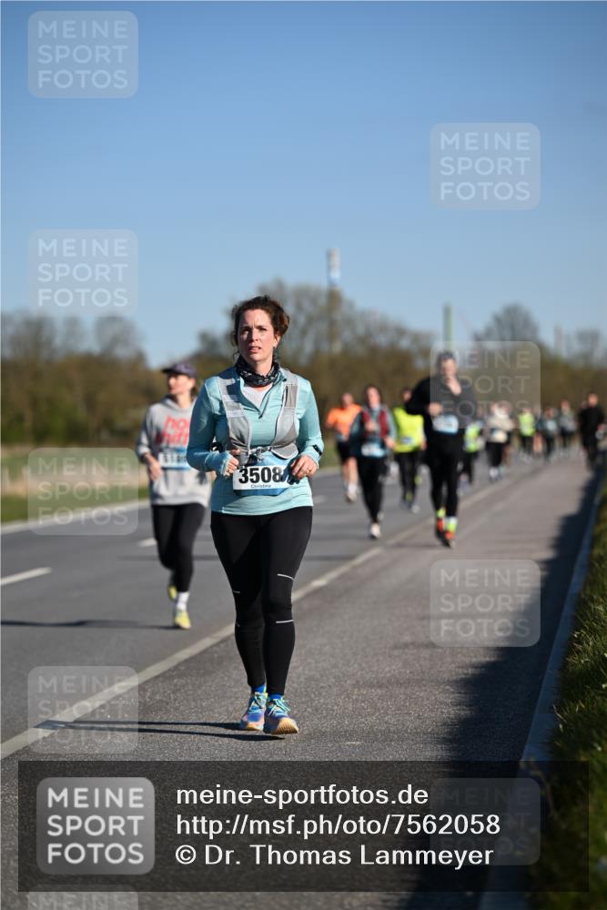 06.04.2025 - 44. Internationalen Wilhelmsburger Insellauf Dr. Thomas Lammeyer http://msf.ph/oto/7562058 06.04.2025 09:36:56 Laufen 3508 meine-sportfotos.de