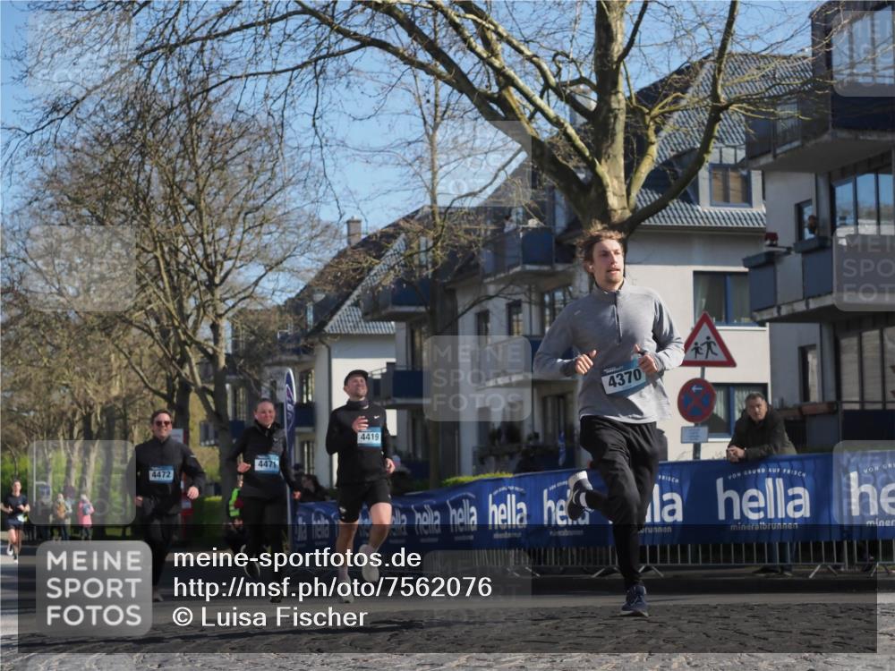 06.04.2025 - 44. Internationalen Wilhelmsburger Insellauf Luisa Fischer http://msf.ph/oto/7562076 06.04.2025 10:30:36 Ziel 4472, 4471, 4419, 4370 meine-sportfotos.de