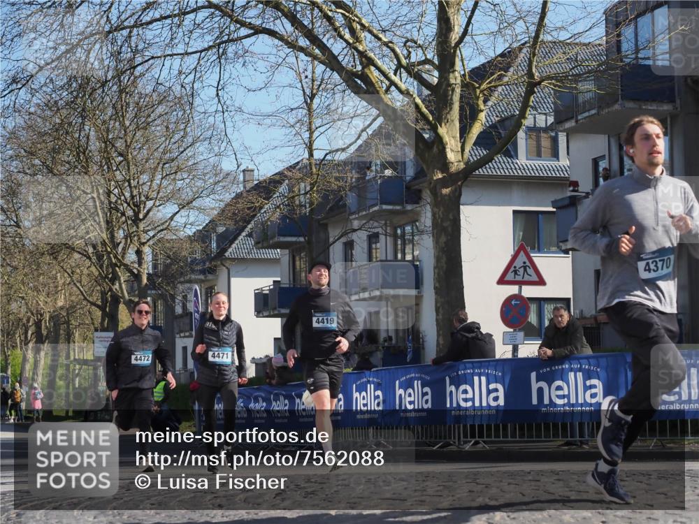 06.04.2025 - 44. Internationalen Wilhelmsburger Insellauf Luisa Fischer http://msf.ph/oto/7562088 06.04.2025 10:30:37 Ziel 4472, 4471, 4419, 4370 meine-sportfotos.de