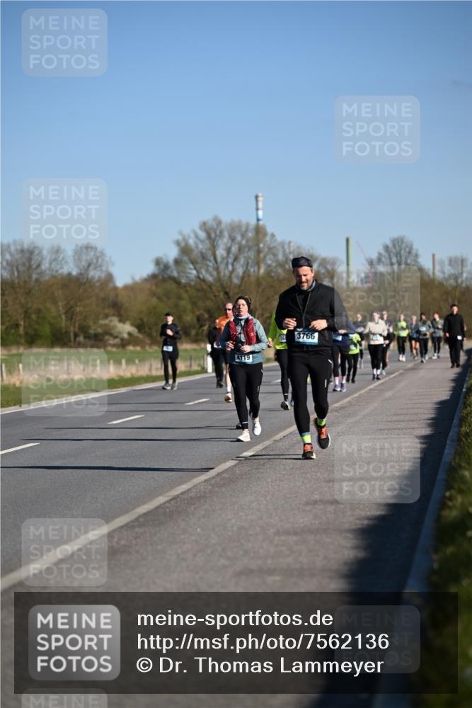 06.04.2025 - 44. Internationalen Wilhelmsburger Insellauf Dr. Thomas Lammeyer http://msf.ph/oto/7562136 06.04.2025 09:36:58 Laufen 4119, 3766 meine-sportfotos.de
