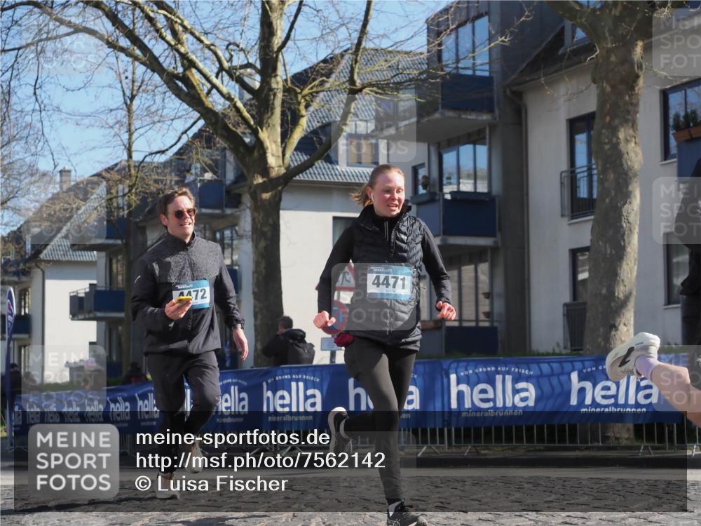 06.04.2025 - 44. Internationalen Wilhelmsburger Insellauf Luisa Fischer http://msf.ph/oto/7562142 06.04.2025 10:30:38 Ziel 4472, 4471 meine-sportfotos.de
