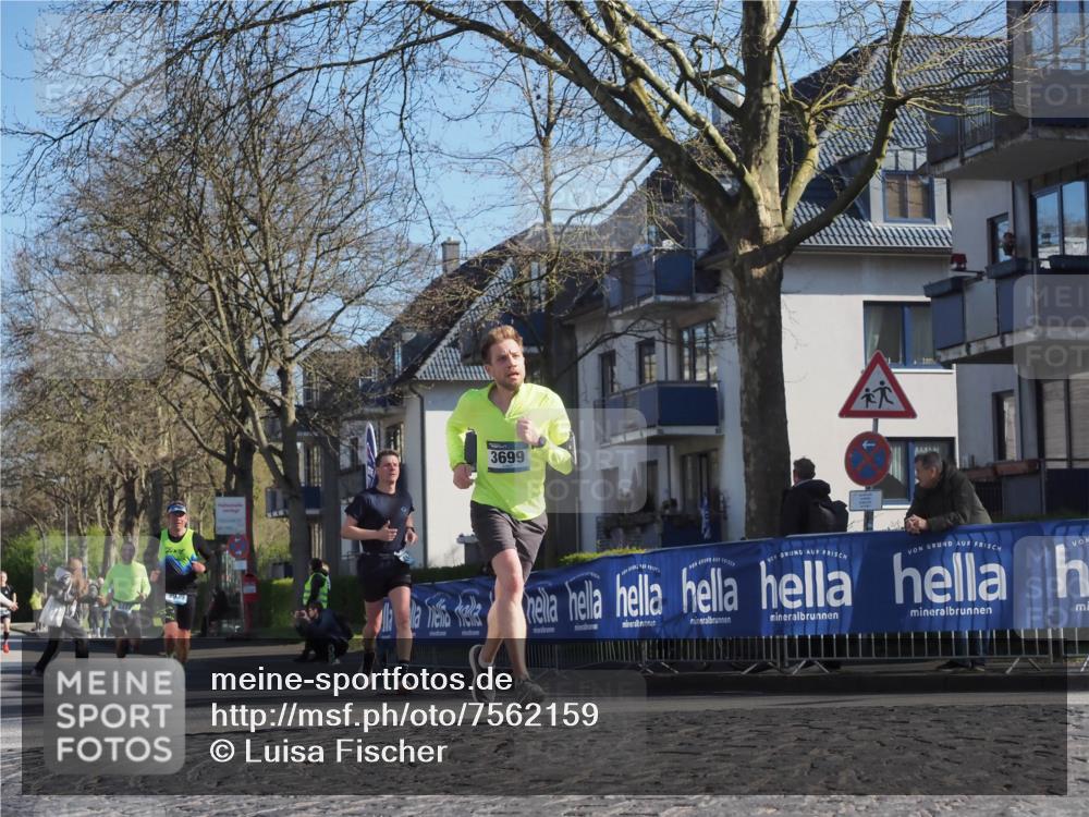 06.04.2025 - 44. Internationalen Wilhelmsburger Insellauf Luisa Fischer http://msf.ph/oto/7562159 06.04.2025 10:30:43 Ziel 3939, 3699 meine-sportfotos.de