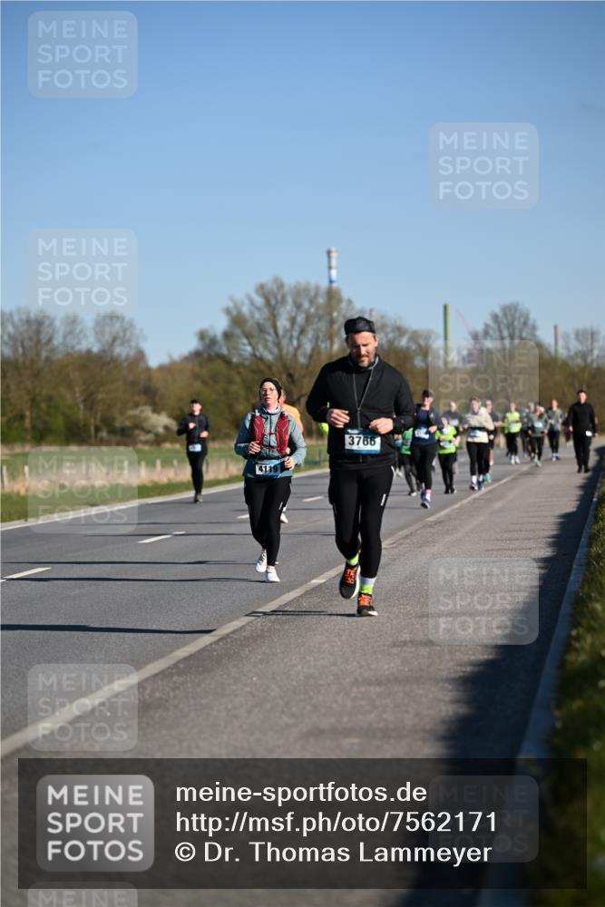 06.04.2025 - 44. Internationalen Wilhelmsburger Insellauf Dr. Thomas Lammeyer http://msf.ph/oto/7562171 06.04.2025 09:37:00 Laufen 411, 3766 meine-sportfotos.de