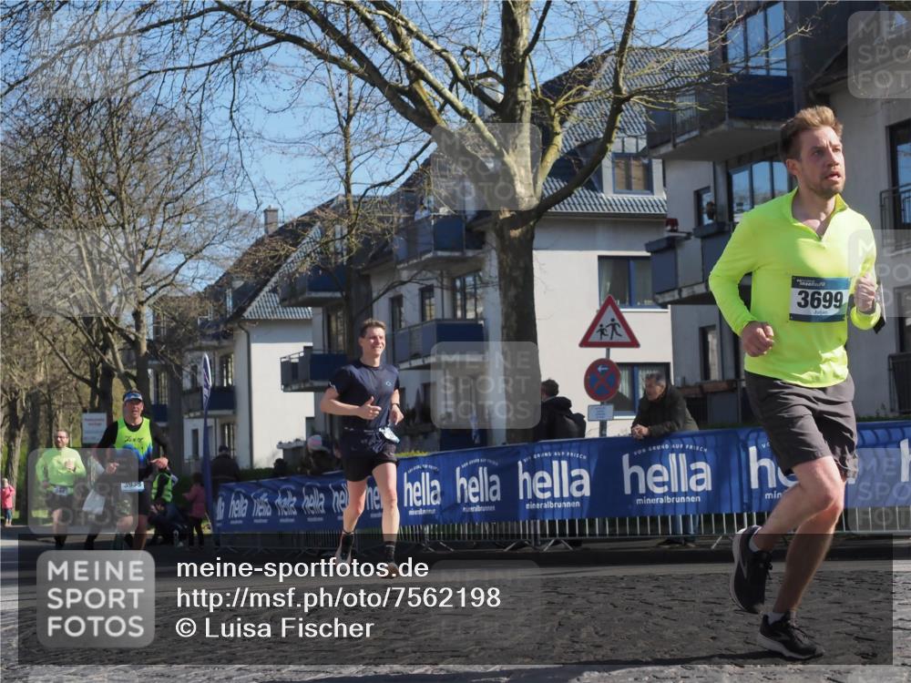 06.04.2025 - 44. Internationalen Wilhelmsburger Insellauf Luisa Fischer http://msf.ph/oto/7562198 06.04.2025 10:30:45 Ziel 3939, 3699 meine-sportfotos.de
