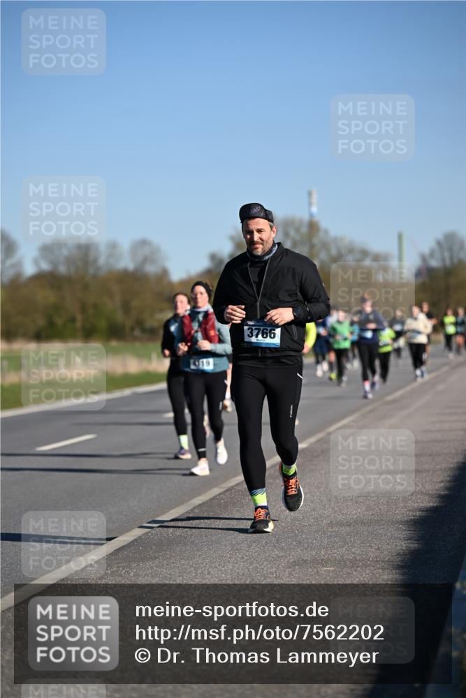 06.04.2025 - 44. Internationalen Wilhelmsburger Insellauf Dr. Thomas Lammeyer http://msf.ph/oto/7562202 06.04.2025 09:37:01 Laufen 919, 3766 meine-sportfotos.de