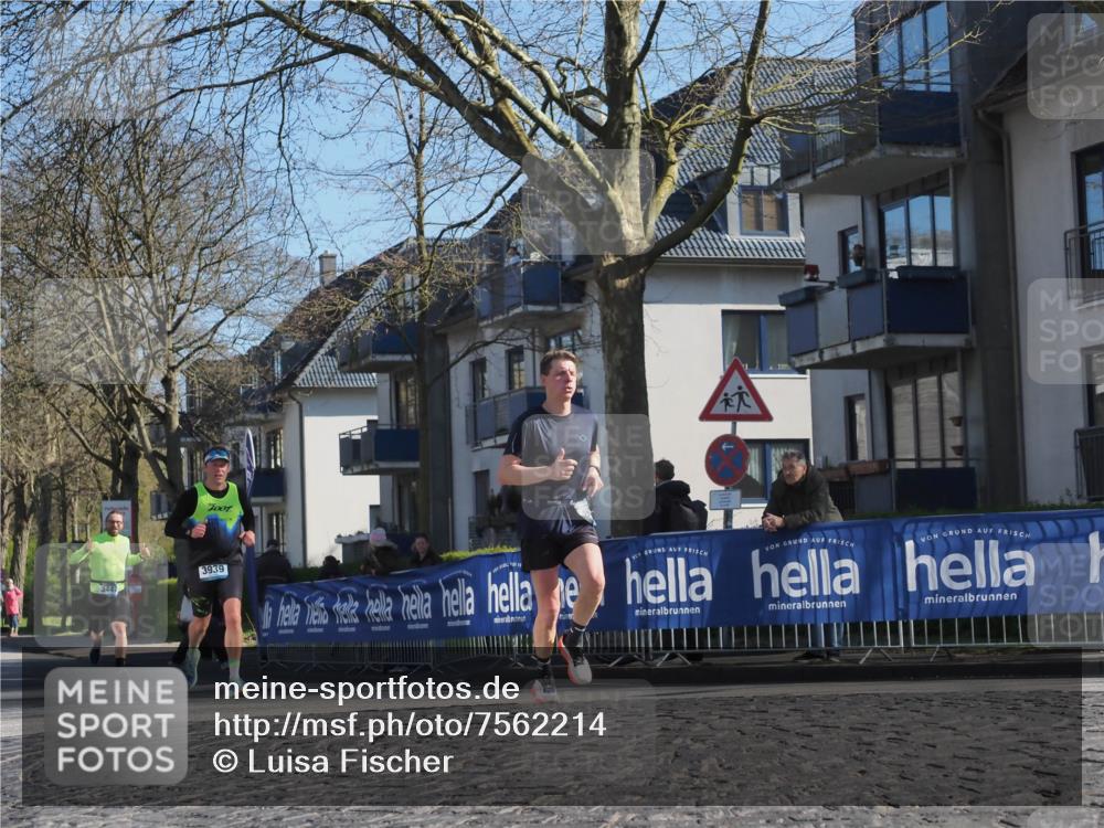 06.04.2025 - 44. Internationalen Wilhelmsburger Insellauf Luisa Fischer http://msf.ph/oto/7562214 06.04.2025 10:30:45 Ziel 344, 3939 meine-sportfotos.de