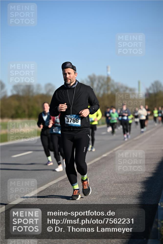 06.04.2025 - 44. Internationalen Wilhelmsburger Insellauf Dr. Thomas Lammeyer http://msf.ph/oto/7562231 06.04.2025 09:37:02 Laufen 3766 meine-sportfotos.de