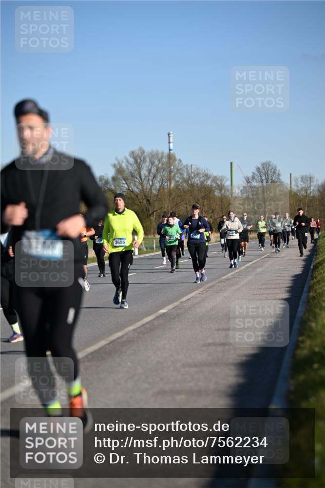 06.04.2025 - 44. Internationalen Wilhelmsburger Insellauf Dr. Thomas Lammeyer http://msf.ph/oto/7562234 06.04.2025 09:37:03 Laufen 3655, 3153 meine-sportfotos.de