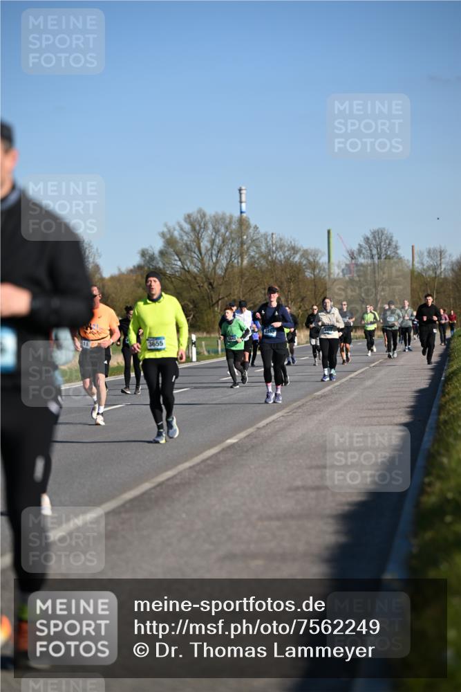 06.04.2025 - 44. Internationalen Wilhelmsburger Insellauf Dr. Thomas Lammeyer http://msf.ph/oto/7562249 06.04.2025 09:37:03 Laufen 3655, 3842 meine-sportfotos.de