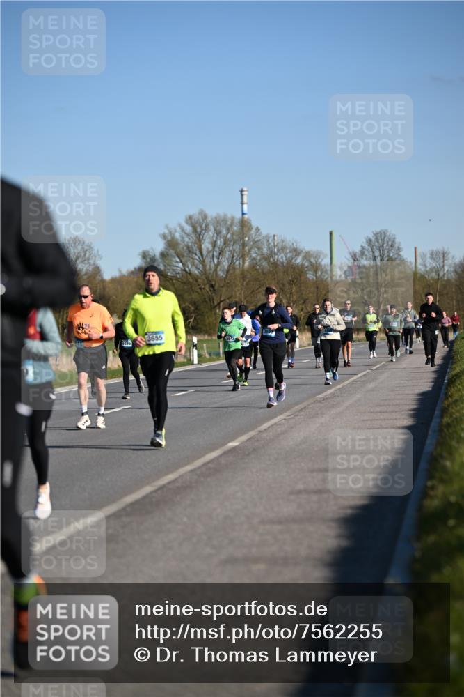 06.04.2025 - 44. Internationalen Wilhelmsburger Insellauf Dr. Thomas Lammeyer http://msf.ph/oto/7562255 06.04.2025 09:37:03 Laufen 4036, 3655, 3842 meine-sportfotos.de