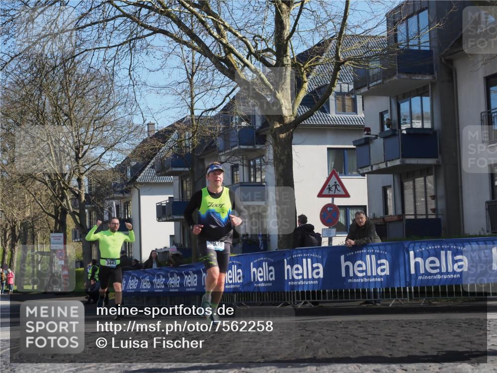 06.04.2025 - 44. Internationalen Wilhelmsburger Insellauf Luisa Fischer http://msf.ph/oto/7562258 06.04.2025 10:30:47 Ziel 3447, 3939 meine-sportfotos.de