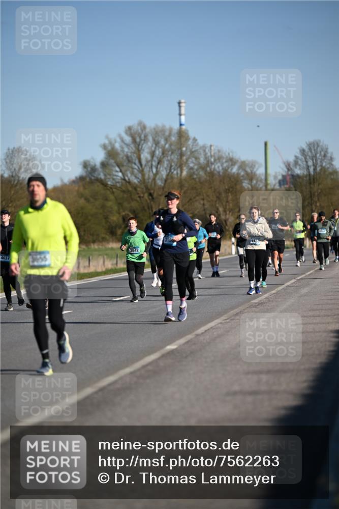 06.04.2025 - 44. Internationalen Wilhelmsburger Insellauf Dr. Thomas Lammeyer http://msf.ph/oto/7562263 06.04.2025 09:37:05 Laufen 4037, 3842, 315, 3043 meine-sportfotos.de