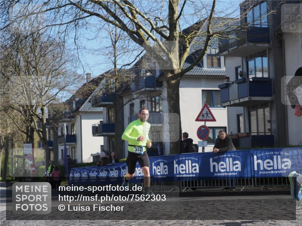 06.04.2025 - 44. Internationalen Wilhelmsburger Insellauf Luisa Fischer http://msf.ph/oto/7562303 06.04.2025 10:30:48 Ziel 3447 meine-sportfotos.de