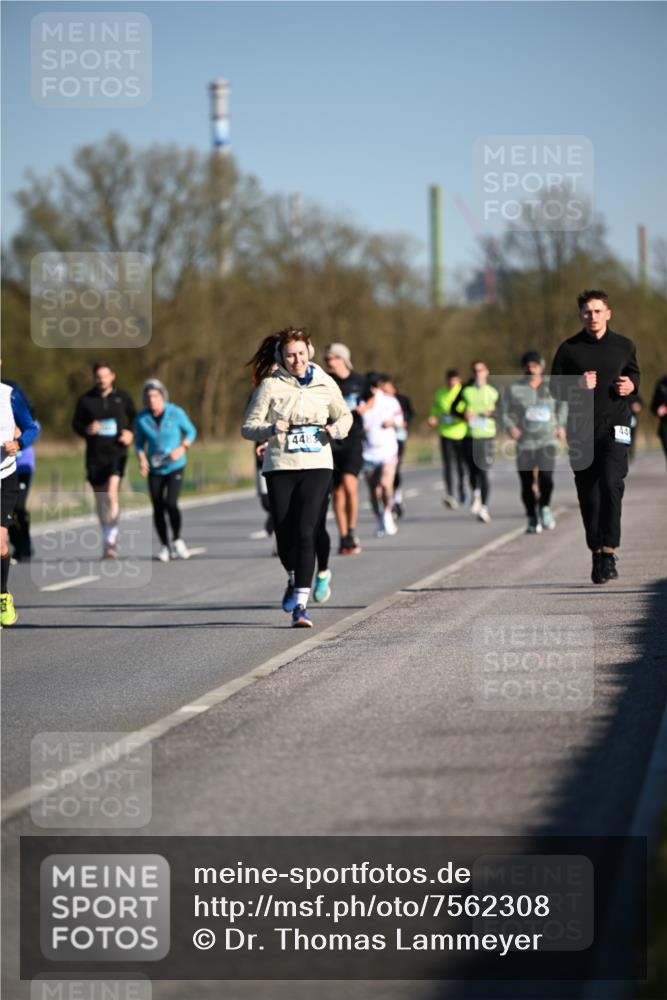 06.04.2025 - 44. Internationalen Wilhelmsburger Insellauf Dr. Thomas Lammeyer http://msf.ph/oto/7562308 06.04.2025 09:37:09 Laufen 4483, 44 meine-sportfotos.de