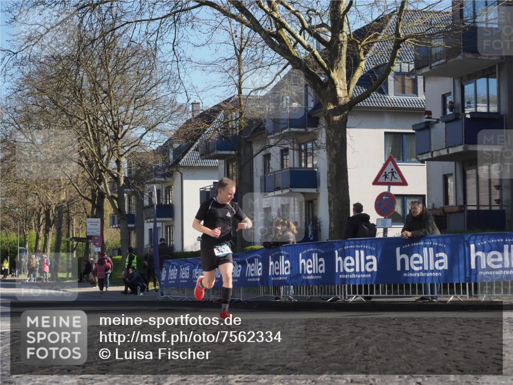 06.04.2025 - 44. Internationalen Wilhelmsburger Insellauf Luisa Fischer http://msf.ph/oto/7562334 06.04.2025 10:30:54 Ziel  meine-sportfotos.de