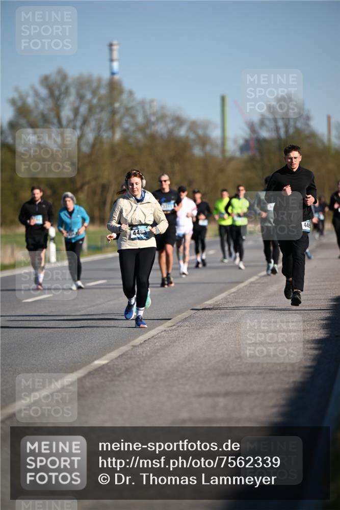 06.04.2025 - 44. Internationalen Wilhelmsburger Insellauf Dr. Thomas Lammeyer http://msf.ph/oto/7562339 06.04.2025 09:37:10 Laufen 4483, 449 meine-sportfotos.de