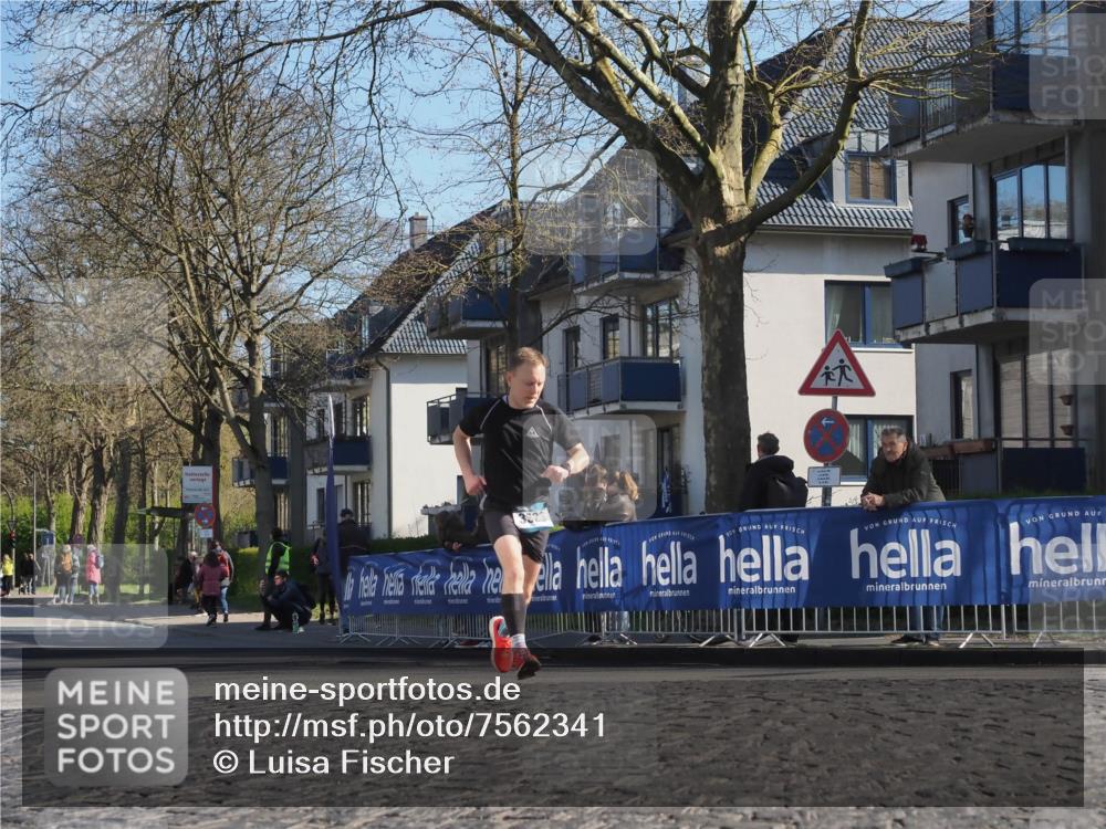 06.04.2025 - 44. Internationalen Wilhelmsburger Insellauf Luisa Fischer http://msf.ph/oto/7562341 06.04.2025 10:30:54 Ziel  meine-sportfotos.de