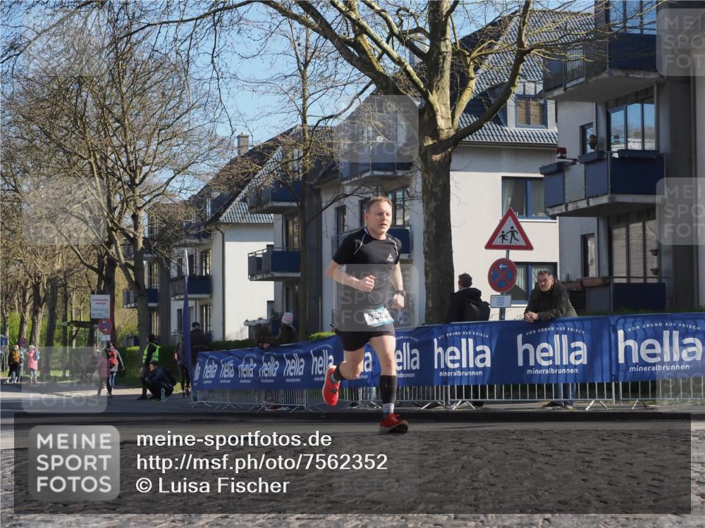 06.04.2025 - 44. Internationalen Wilhelmsburger Insellauf Luisa Fischer http://msf.ph/oto/7562352 06.04.2025 10:30:55 Ziel  meine-sportfotos.de