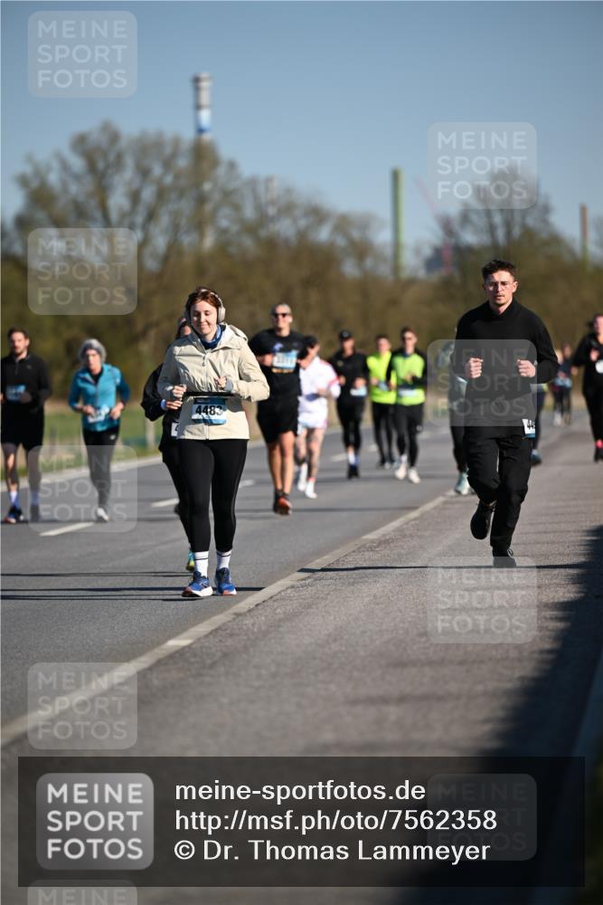 06.04.2025 - 44. Internationalen Wilhelmsburger Insellauf Dr. Thomas Lammeyer http://msf.ph/oto/7562358 06.04.2025 09:37:11 Laufen 4483 meine-sportfotos.de