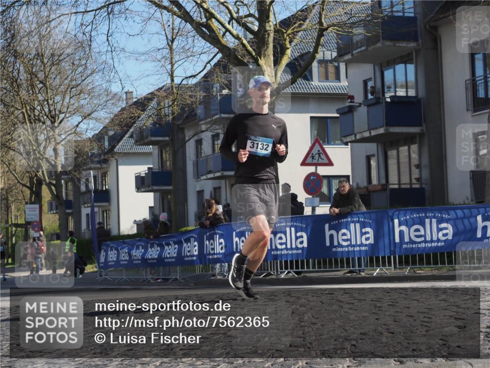 06.04.2025 - 44. Internationalen Wilhelmsburger Insellauf Luisa Fischer http://msf.ph/oto/7562365 06.04.2025 10:31:06 Ziel 3132 meine-sportfotos.de