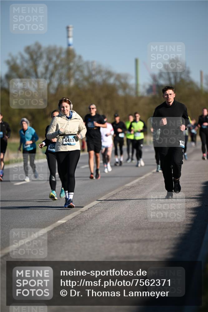 06.04.2025 - 44. Internationalen Wilhelmsburger Insellauf Dr. Thomas Lammeyer http://msf.ph/oto/7562371 06.04.2025 09:37:11 Laufen 406, 4483, 44 meine-sportfotos.de
