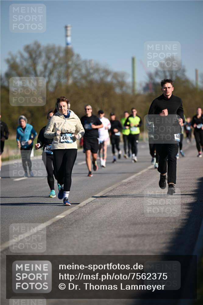 06.04.2025 - 44. Internationalen Wilhelmsburger Insellauf Dr. Thomas Lammeyer http://msf.ph/oto/7562375 06.04.2025 09:37:11 Laufen 406, 4483, 44 meine-sportfotos.de