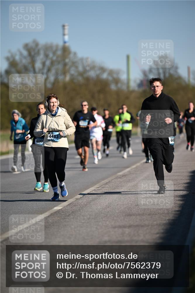 06.04.2025 - 44. Internationalen Wilhelmsburger Insellauf Dr. Thomas Lammeyer http://msf.ph/oto/7562379 06.04.2025 09:37:12 Laufen 4483 meine-sportfotos.de