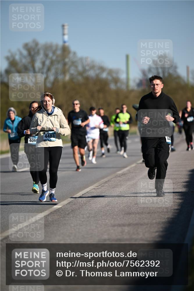 06.04.2025 - 44. Internationalen Wilhelmsburger Insellauf Dr. Thomas Lammeyer http://msf.ph/oto/7562392 06.04.2025 09:37:12 Laufen 4483, 406, 20, 44 meine-sportfotos.de