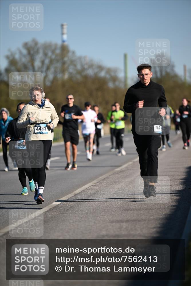 06.04.2025 - 44. Internationalen Wilhelmsburger Insellauf Dr. Thomas Lammeyer http://msf.ph/oto/7562413 06.04.2025 09:37:13 Laufen 406, 4483, 44 meine-sportfotos.de