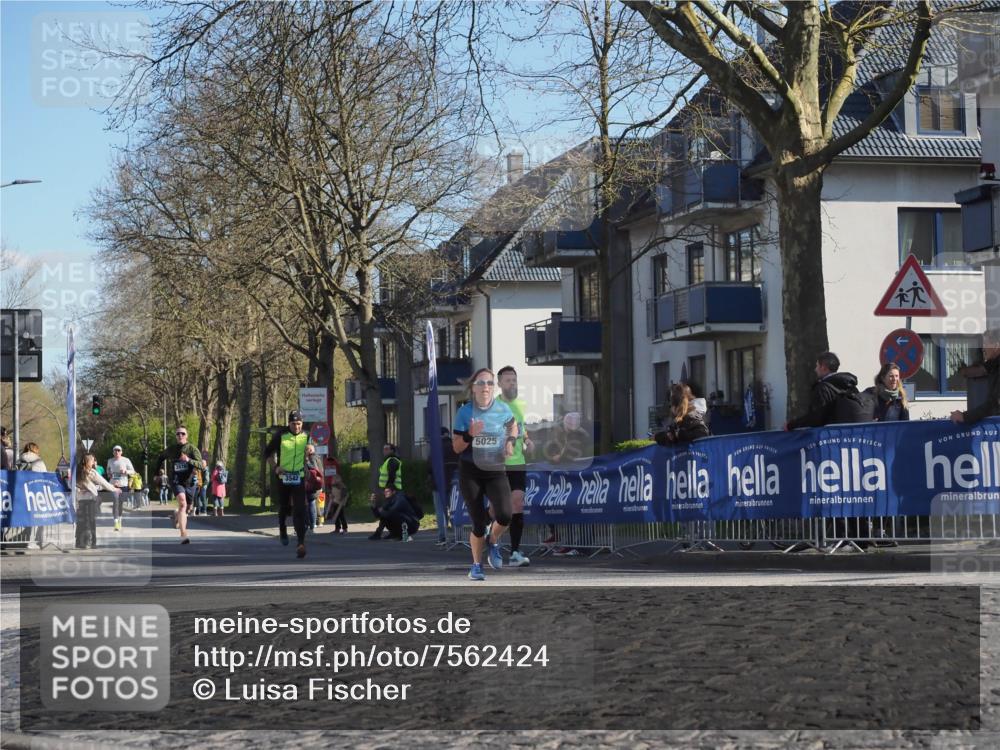 06.04.2025 - 44. Internationalen Wilhelmsburger Insellauf Luisa Fischer http://msf.ph/oto/7562424 06.04.2025 10:31:14 Ziel 3976, 3542, 5025 meine-sportfotos.de