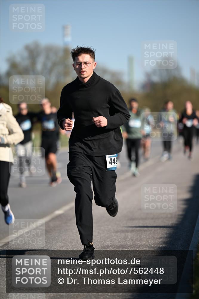 06.04.2025 - 44. Internationalen Wilhelmsburger Insellauf Dr. Thomas Lammeyer http://msf.ph/oto/7562448 06.04.2025 09:37:14 Laufen 449 meine-sportfotos.de